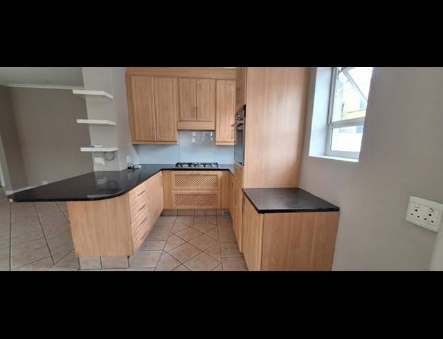 3 BEDROOM APARTMENT FOR SALE IN NIEUW MUCKLENEUK